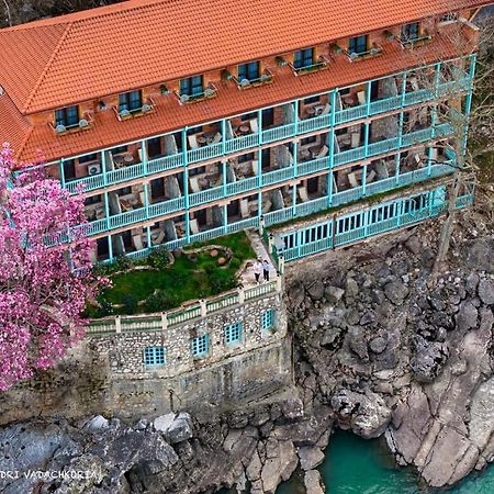 Hotel Magnolia In The City Centre Kʼutʼaisi Exterior foto