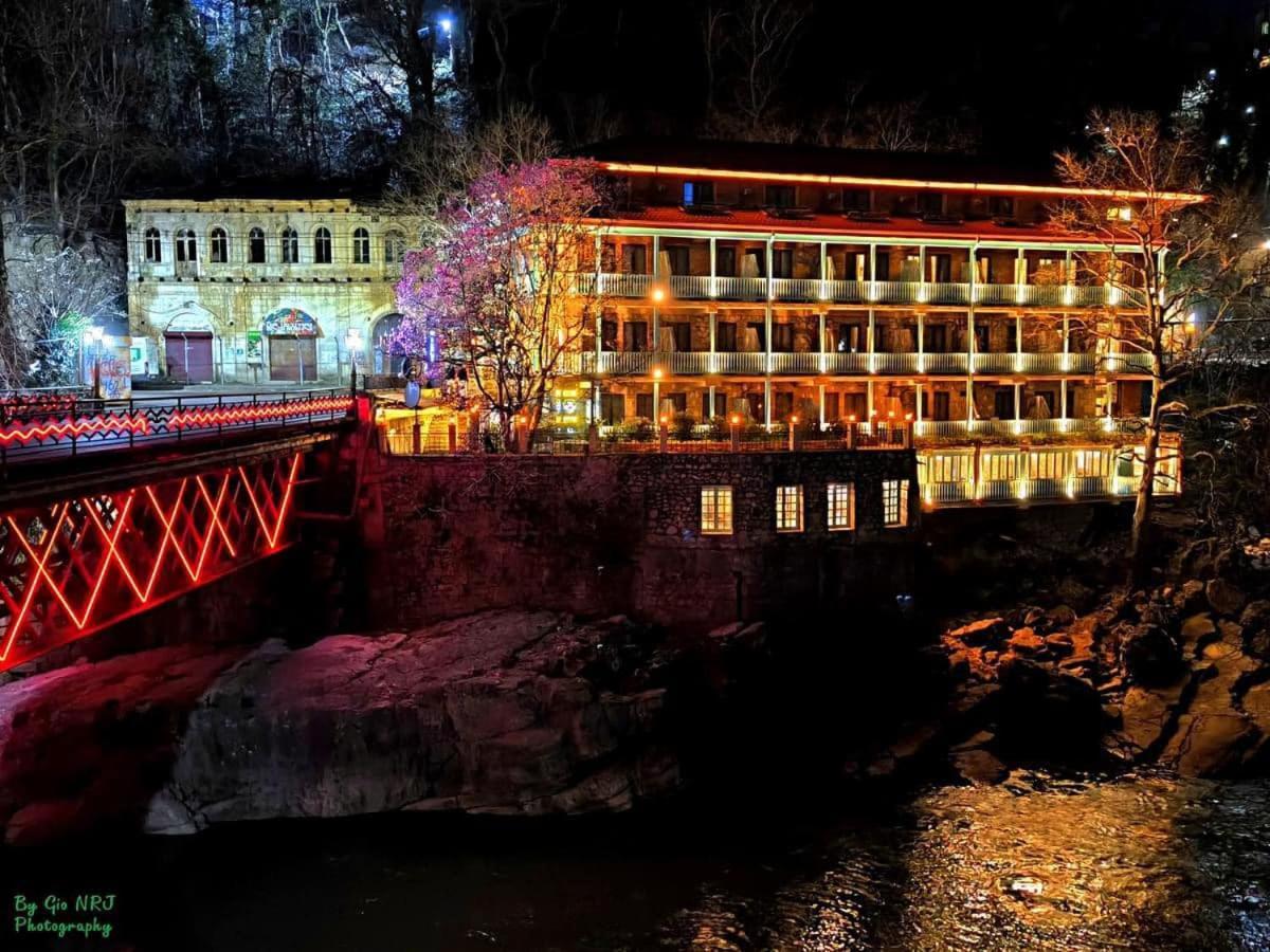 Hotel Magnolia In The City Centre Kʼutʼaisi Exterior foto